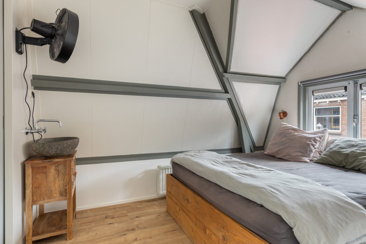 Te koop: Foto Woonhuis aan de Van Loonstraat 10 in Woerden