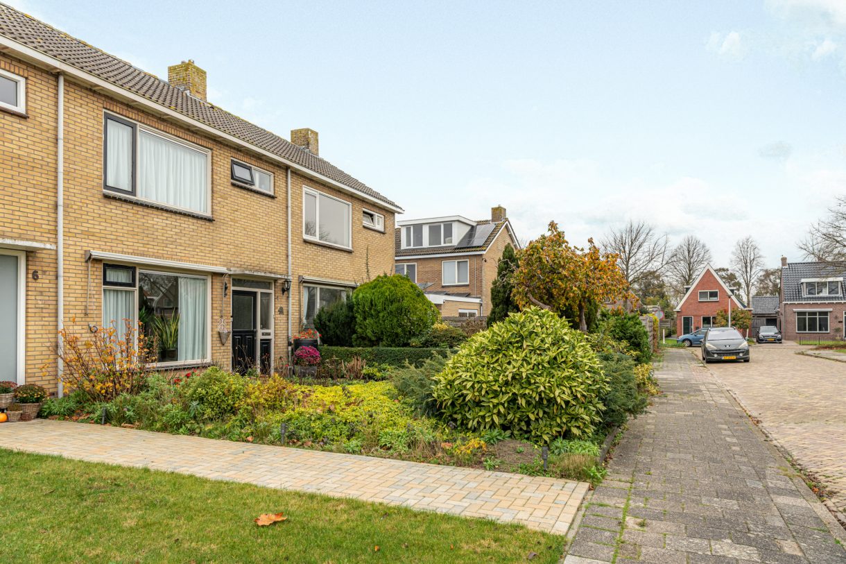 Te koop: Foto Woonhuis aan de Ljurkstrjitte 4 in Stiens