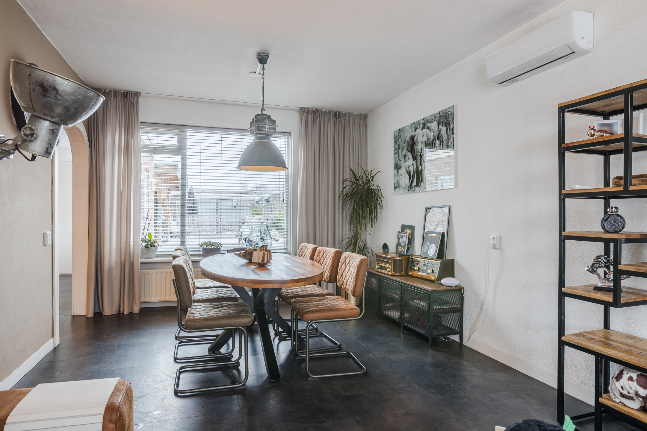 Te koop: Foto Woonhuis aan de Weigeliastraat 2 in Hoogeveen