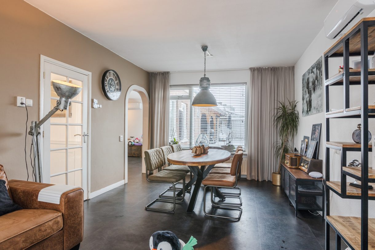 Te koop: Foto Woonhuis aan de Weigeliastraat 2 in Hoogeveen