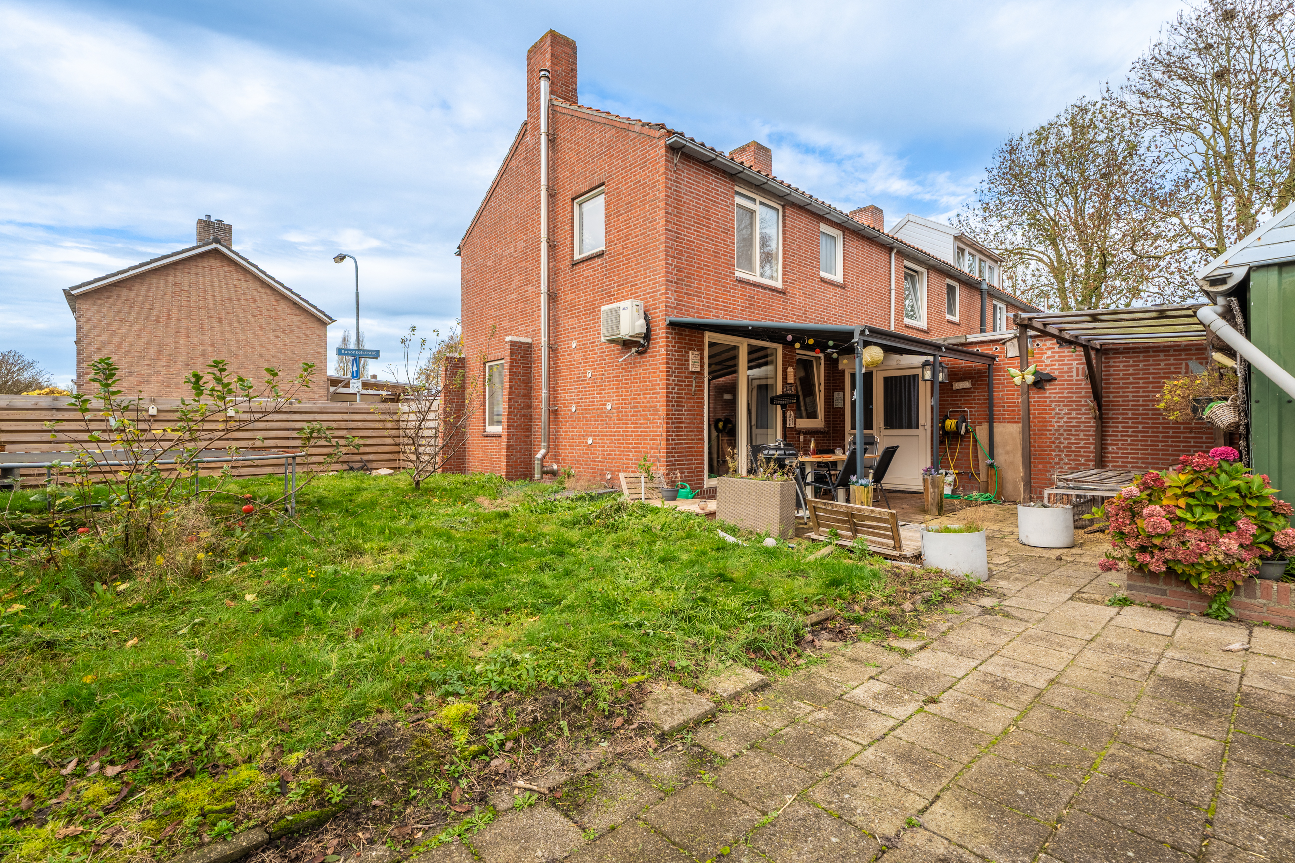 Te koop: Foto Woonhuis aan de Ranonkelstraat 29 in Sappemeer