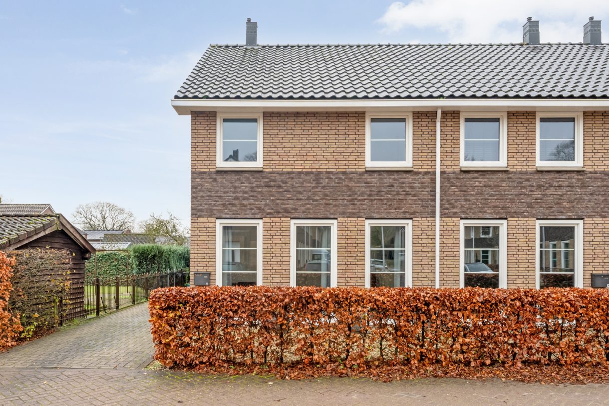 Te koop: Foto Woonhuis aan de De Waag 11 in Veeningen