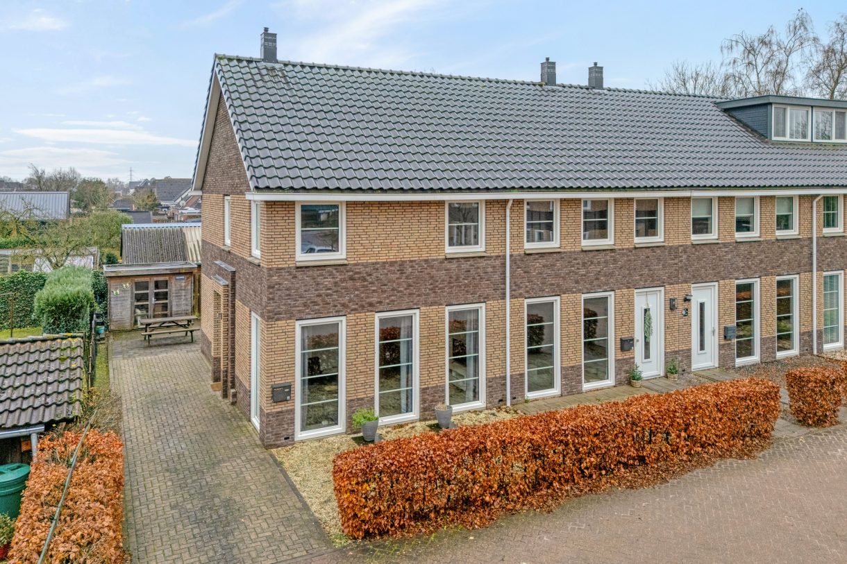 Te koop: Foto Woonhuis aan de De Waag 11 in Veeningen