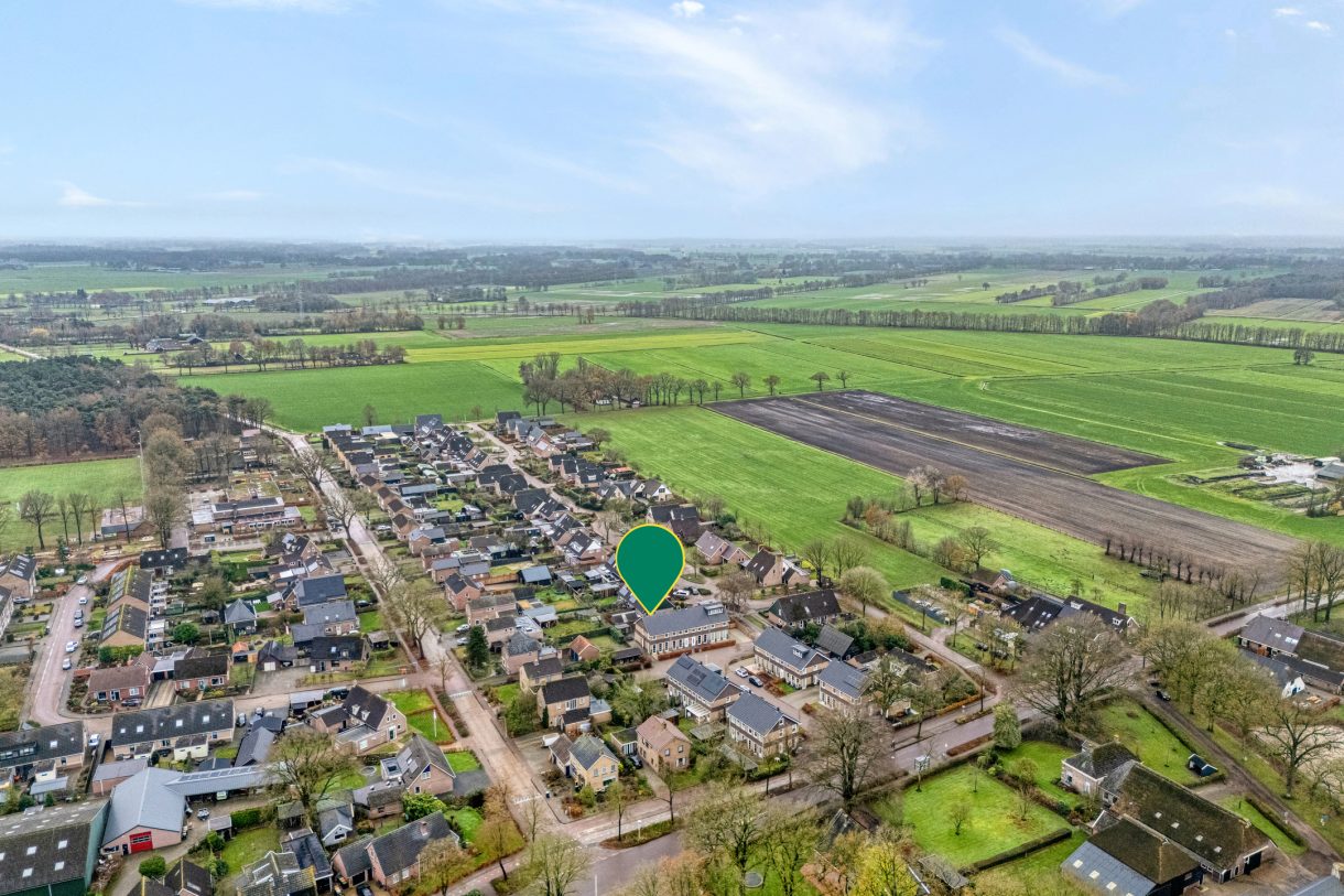 Te koop: Foto Woonhuis aan de De Waag 11 in Veeningen