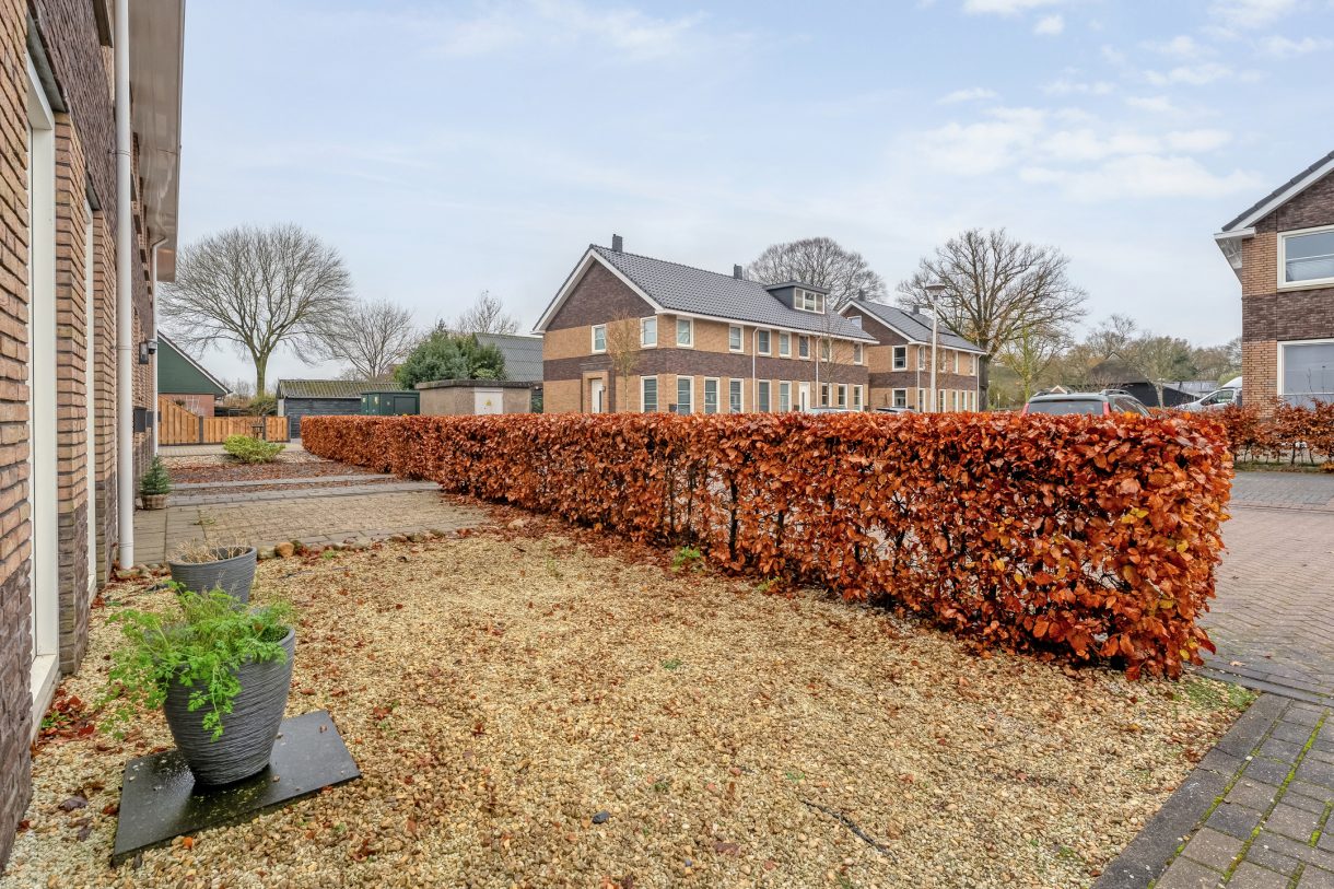 Te koop: Foto Woonhuis aan de De Waag 11 in Veeningen