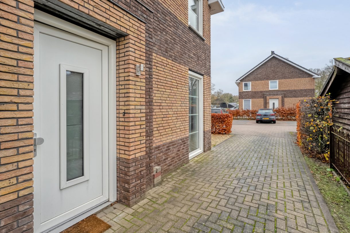 Te koop: Foto Woonhuis aan de De Waag 11 in Veeningen