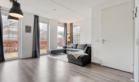 Te koop: Foto Woonhuis aan de De Waag 11 in Veeningen