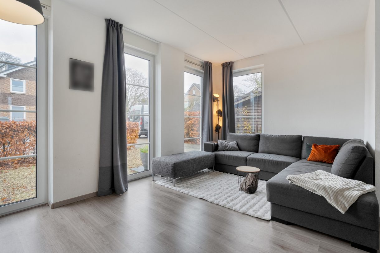 Te koop: Foto Woonhuis aan de De Waag 11 in Veeningen