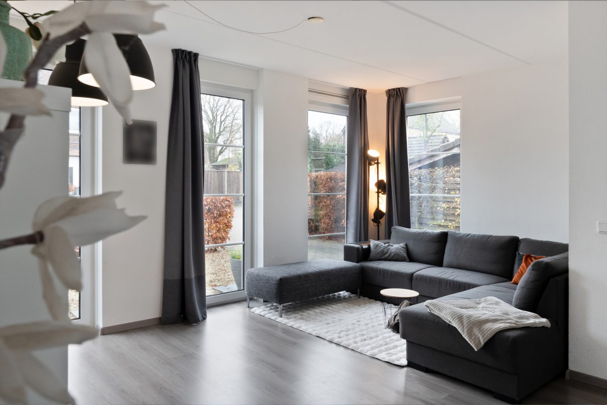 Te koop: Foto Woonhuis aan de De Waag 11 in Veeningen