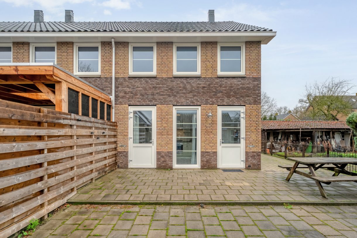 Te koop: Foto Woonhuis aan de De Waag 11 in Veeningen