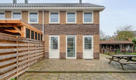 Te koop: Foto Woonhuis aan de De Waag 11 in Veeningen