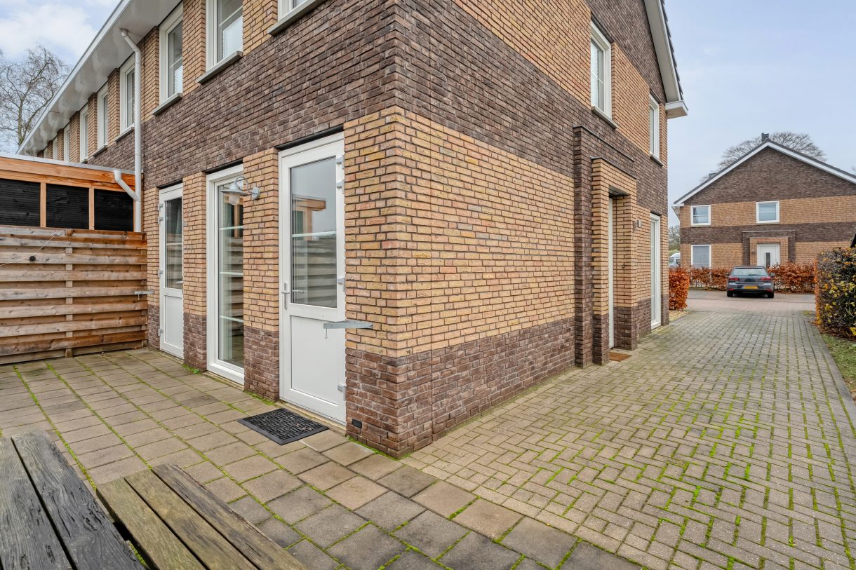 Te koop: Foto Woonhuis aan de De Waag 11 in Veeningen