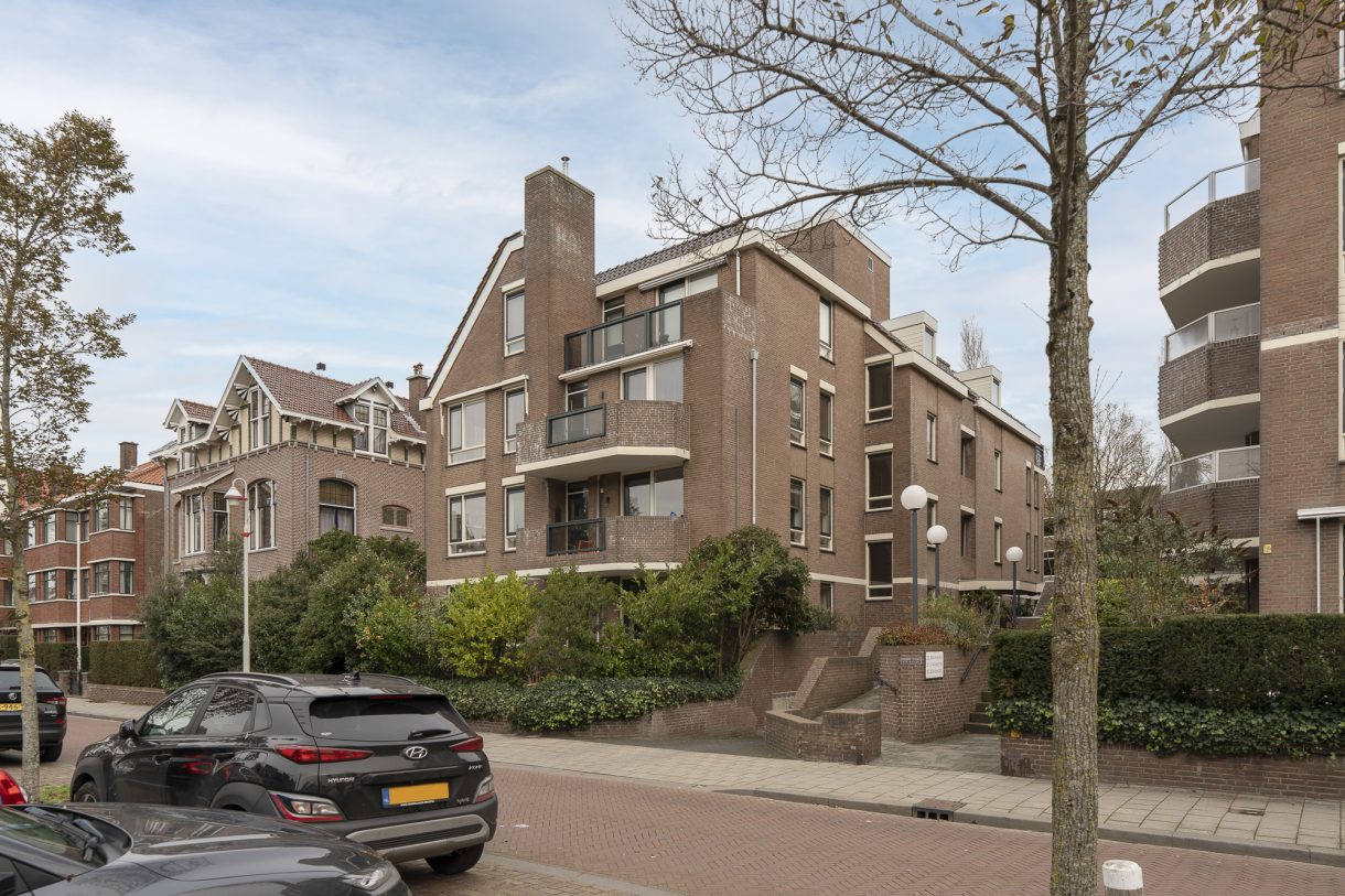 Te koop: Foto Appartement aan de Johan van Oldenbarneveltlaan 33 in 's-Gravenhage