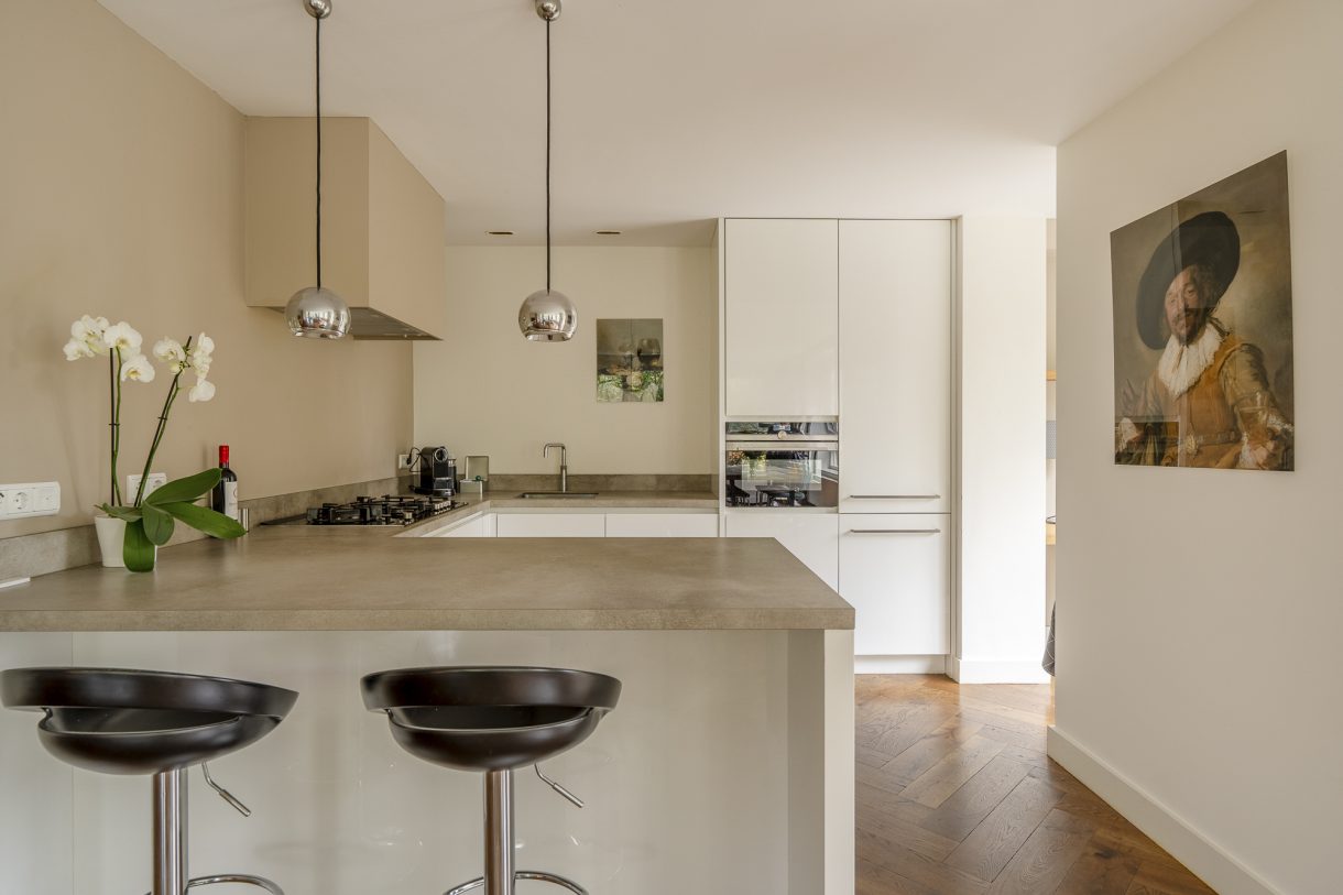 Te koop: Foto Appartement aan de Johan van Oldenbarneveltlaan 33 in 's-Gravenhage