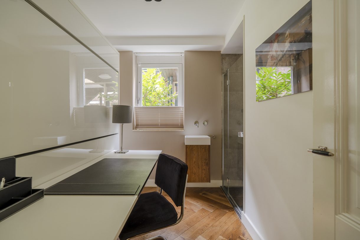 Te koop: Foto Appartement aan de Johan van Oldenbarneveltlaan 33 in 's-Gravenhage