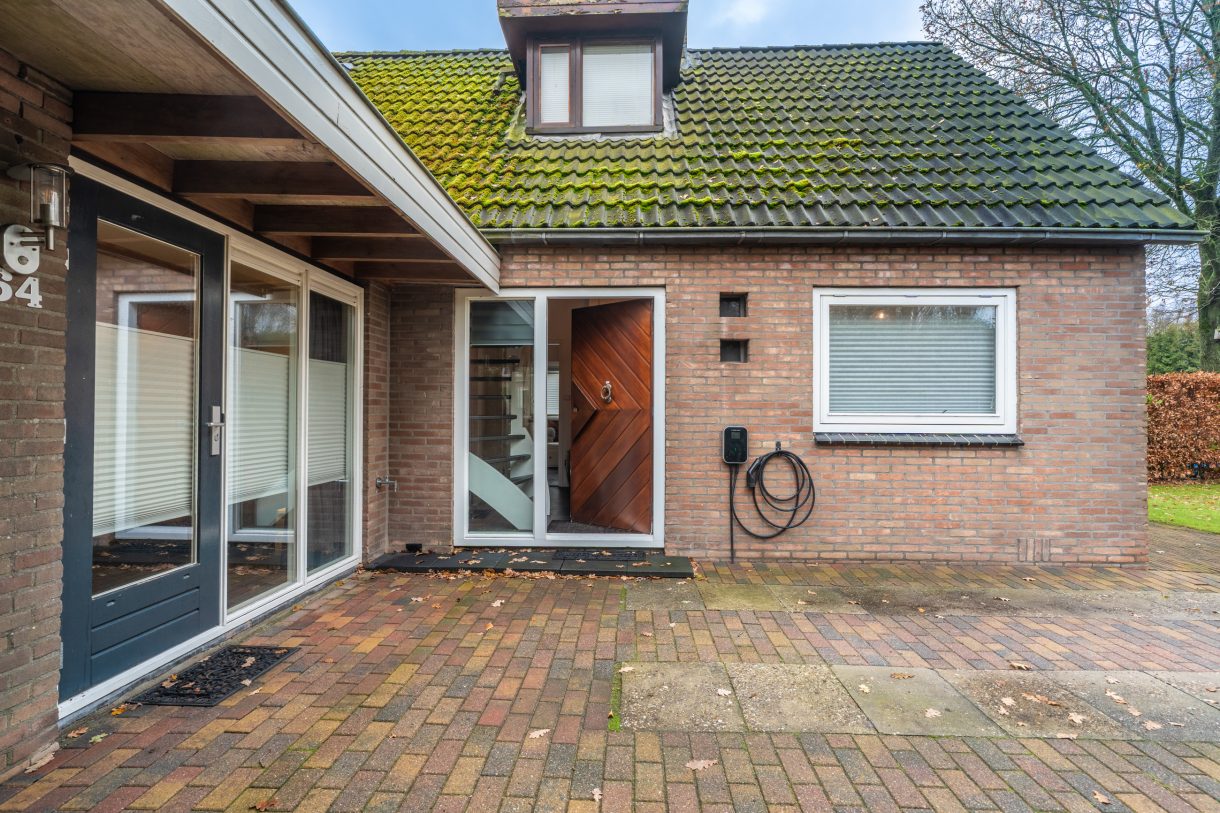 Te koop: Foto Woonhuis aan de Dorpsstraat 64 in Zuidlaarderveen