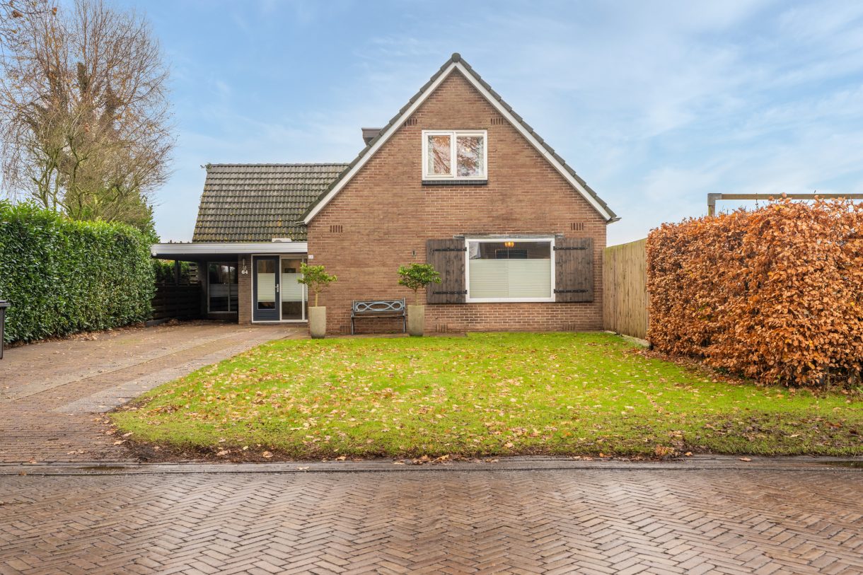 Te koop: Foto Woonhuis aan de Dorpsstraat 64 in Zuidlaarderveen
