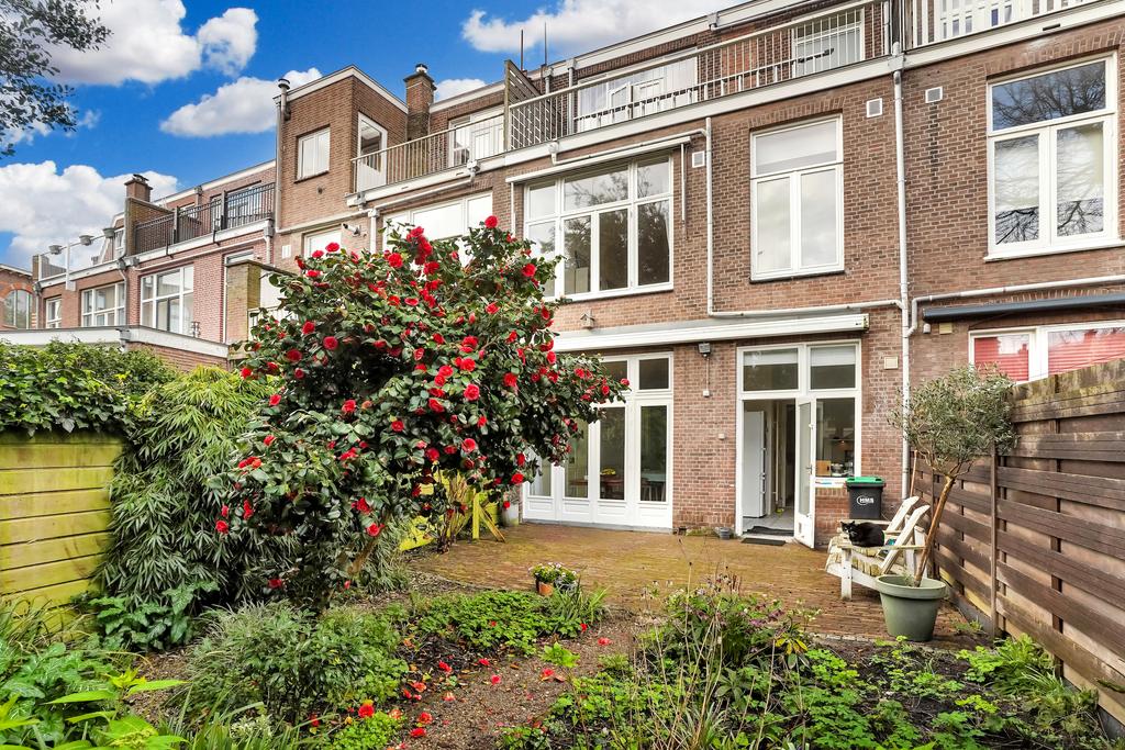 Te huur: Foto Woonhuis aan de Van Boetzelaerlaan 37 in 's-Gravenhage