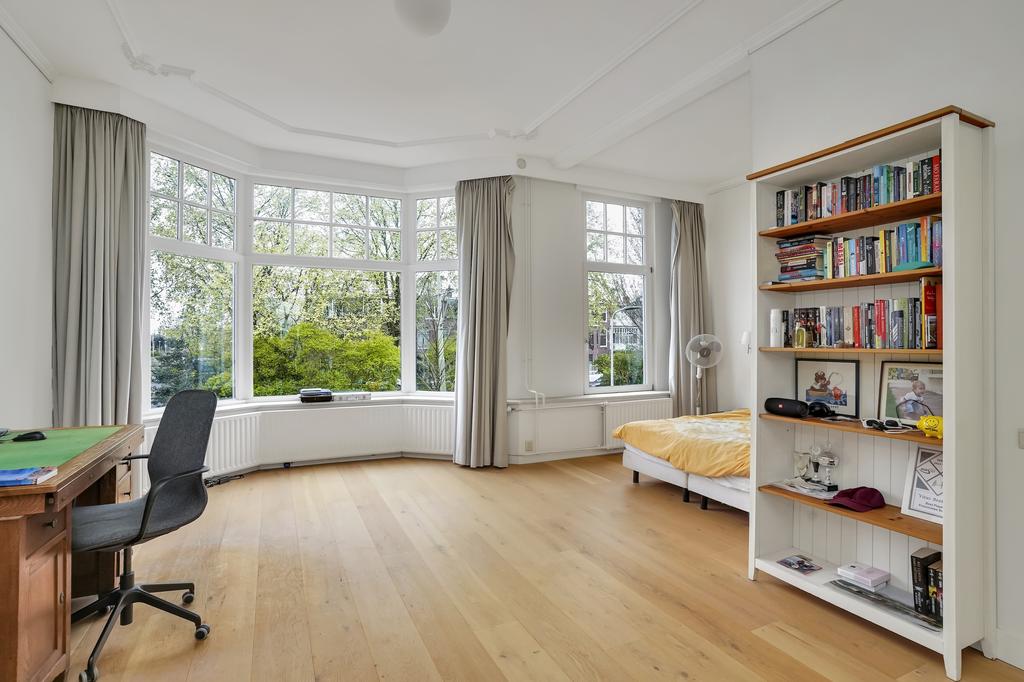 Te huur: Foto Woonhuis aan de Van Boetzelaerlaan 37 in 's-Gravenhage