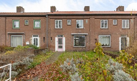 Te koop: Foto Woonhuis aan de Karel Doormanstraat 16 in Rijen