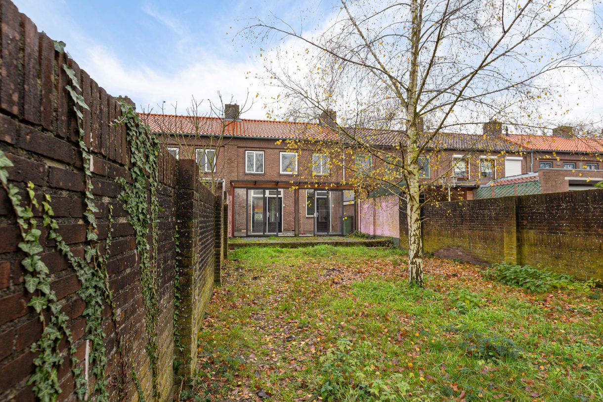 Te koop: Foto Woonhuis aan de Karel Doormanstraat 16 in Rijen