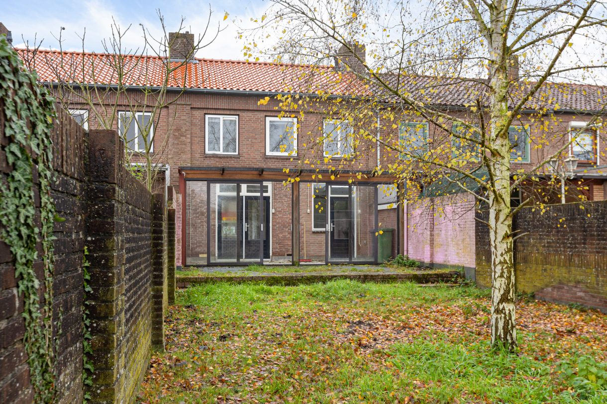 Te koop: Foto Woonhuis aan de Karel Doormanstraat 16 in Rijen