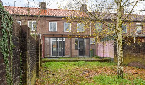 Te koop: Foto Woonhuis aan de Karel Doormanstraat 16 in Rijen
