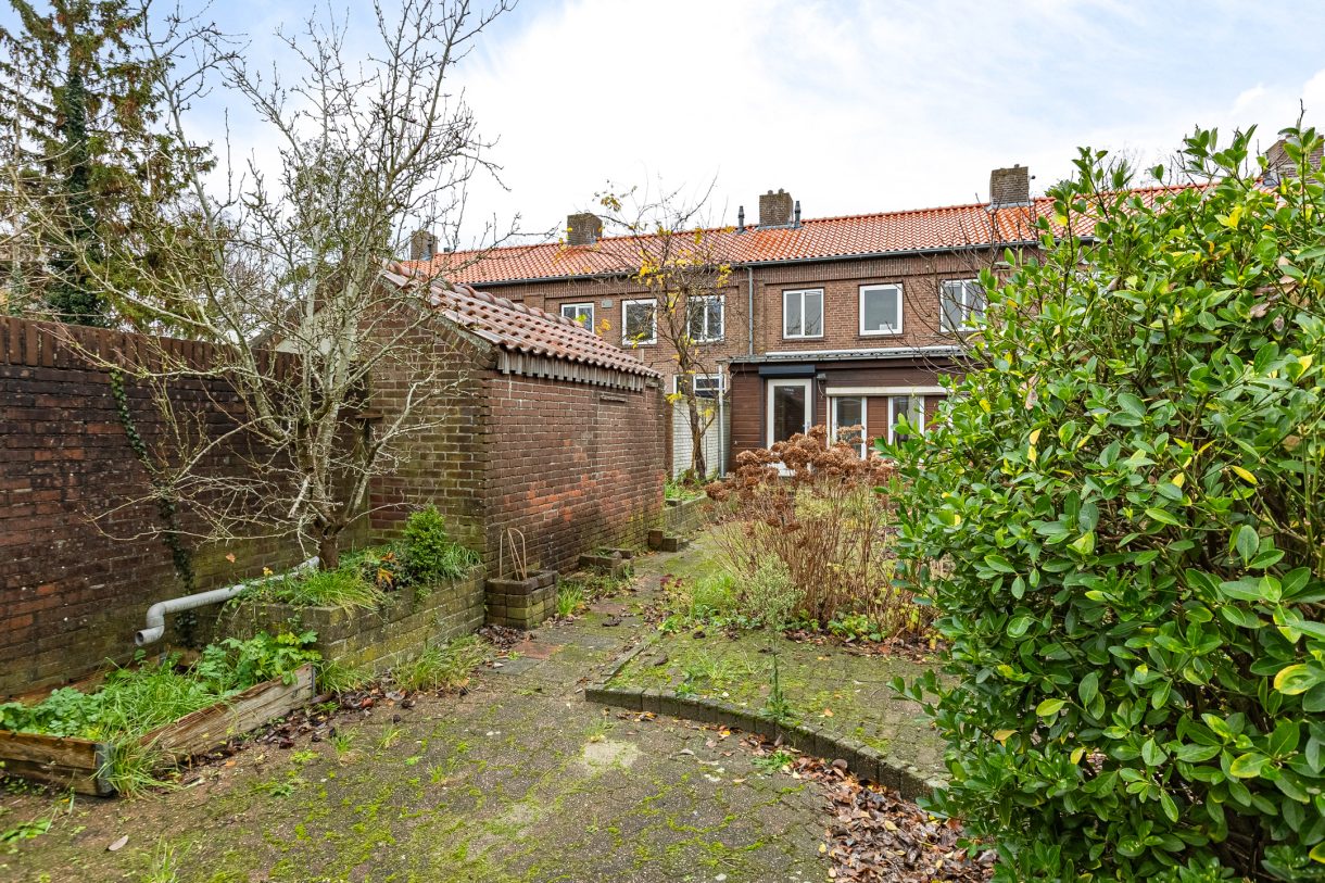 Te koop: Foto Woonhuis aan de Karel Doormanstraat 14 in Rijen