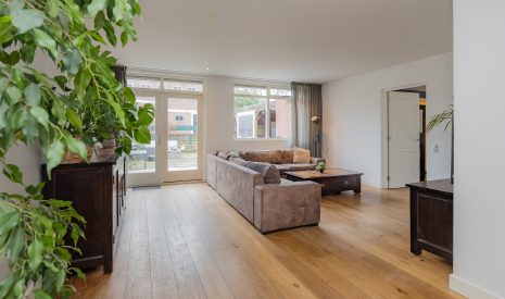 Te koop: Foto Woonhuis aan de Leidsemeerstraat 25 in Buitenkaag