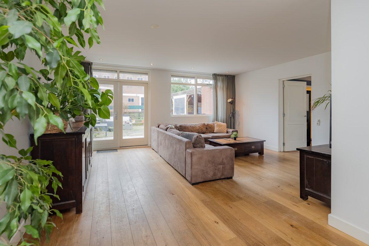 Te koop: Foto Woonhuis aan de Leidsemeerstraat 25 in Buitenkaag