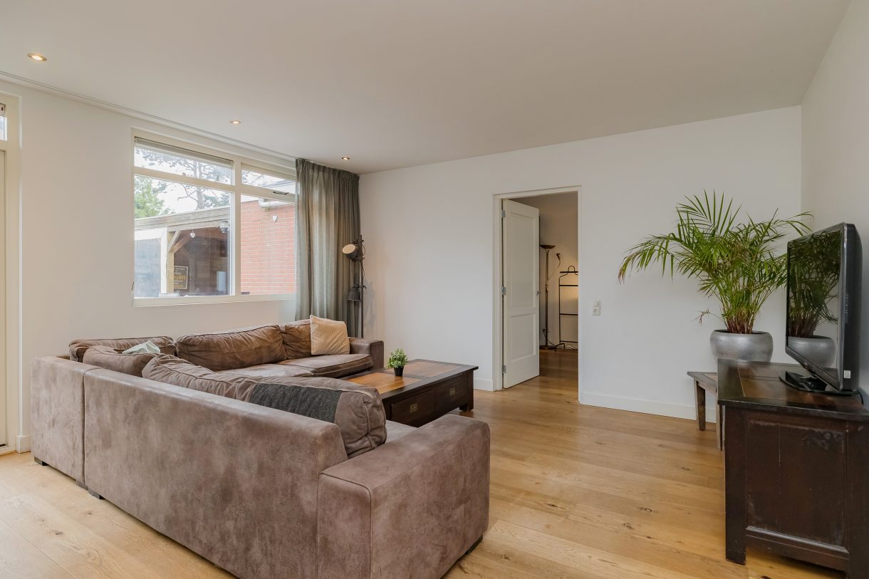 Te koop: Foto Woonhuis aan de Leidsemeerstraat 25 in Buitenkaag