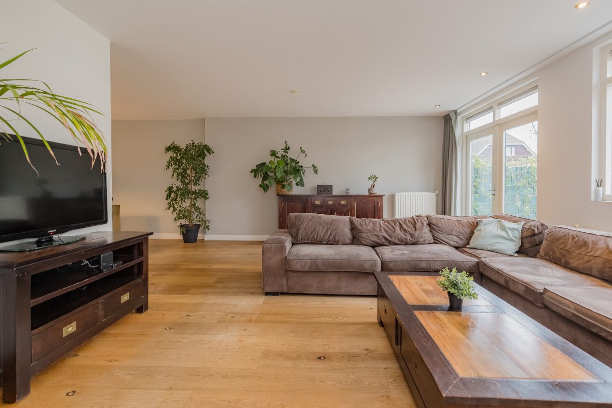 Te koop: Foto Woonhuis aan de Leidsemeerstraat 25 in Buitenkaag