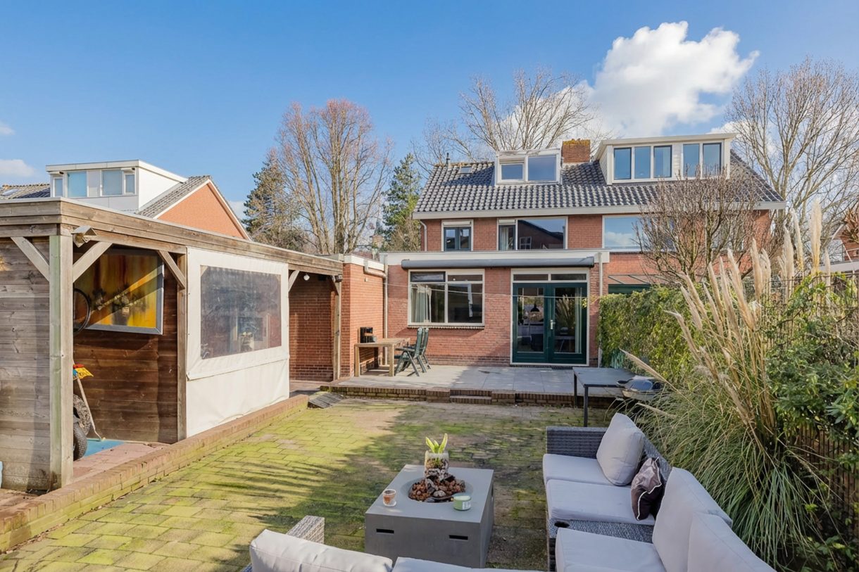 Te koop: Foto Woonhuis aan de Leidsemeerstraat 25 in Buitenkaag