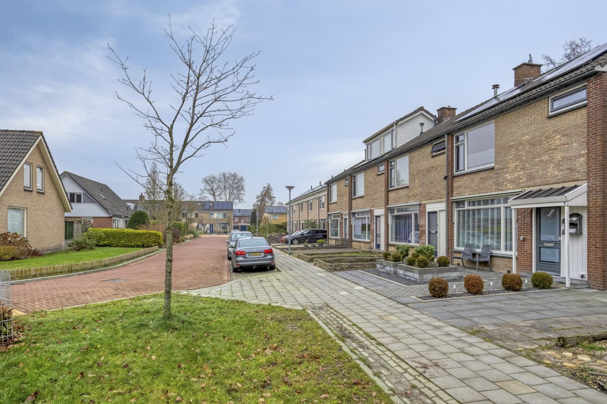 Te koop: Foto Woonhuis aan de Hazelaarstraat 15 in Grootegast