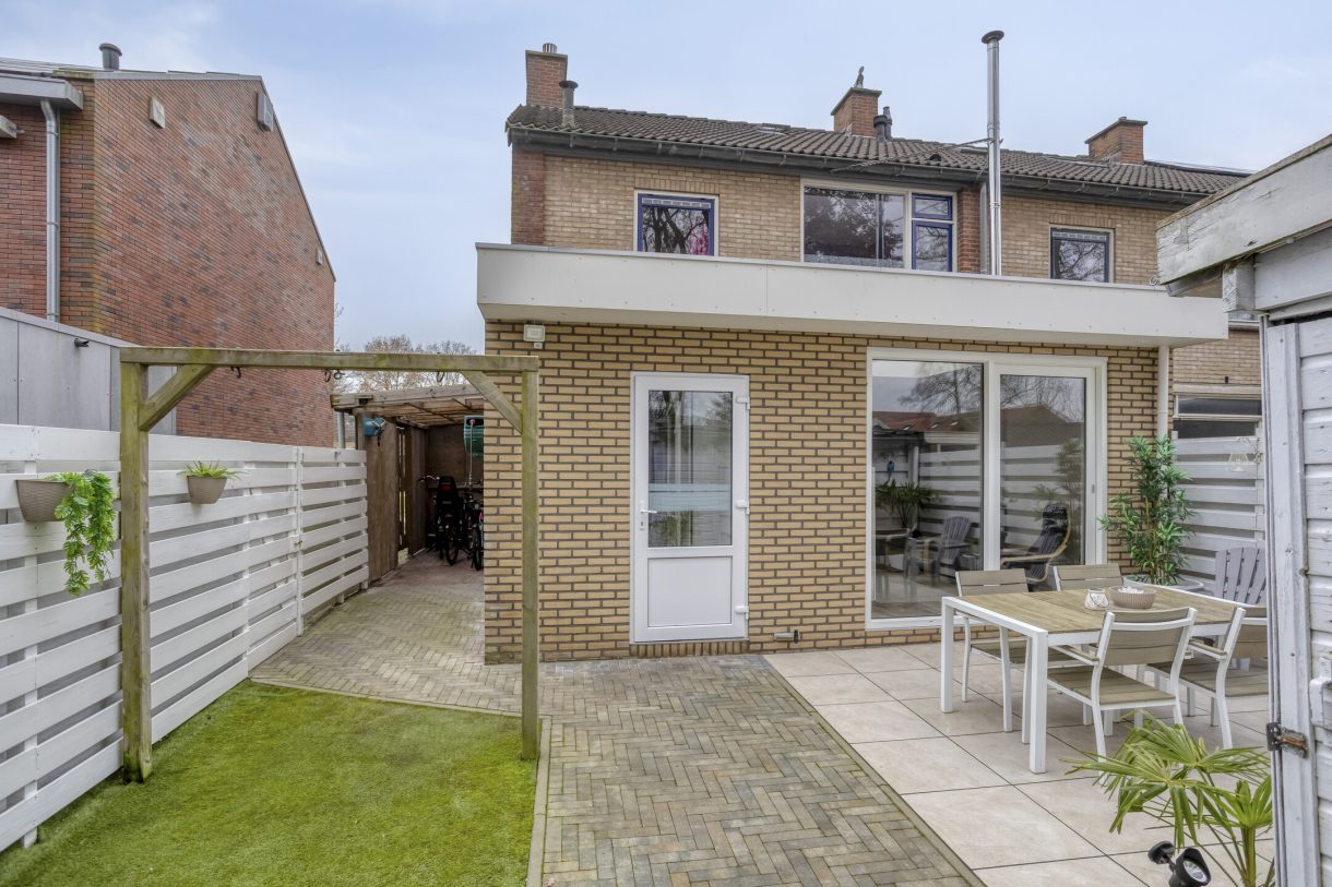 Te koop: Foto Woonhuis aan de Hazelaarstraat 15 in Grootegast