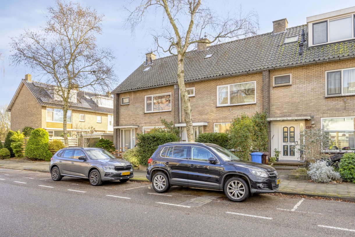 Te koop: Foto Woonhuis aan de Van Boetzelaerstraat 134 in Alphen aan den Rijn