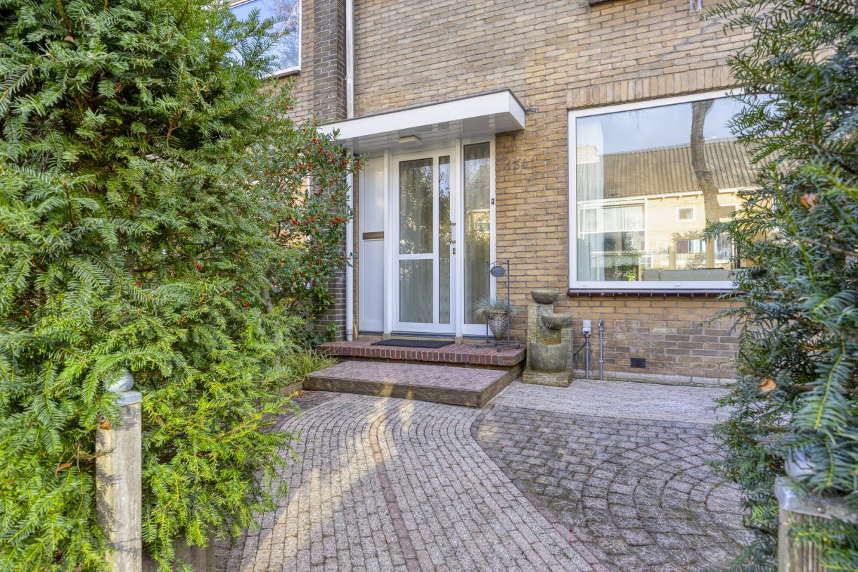 Te koop: Foto Woonhuis aan de Van Boetzelaerstraat 134 in Alphen aan den Rijn