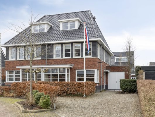 Hoofdfoto van Alphen aan den Rijn Kartuizerslaan 2