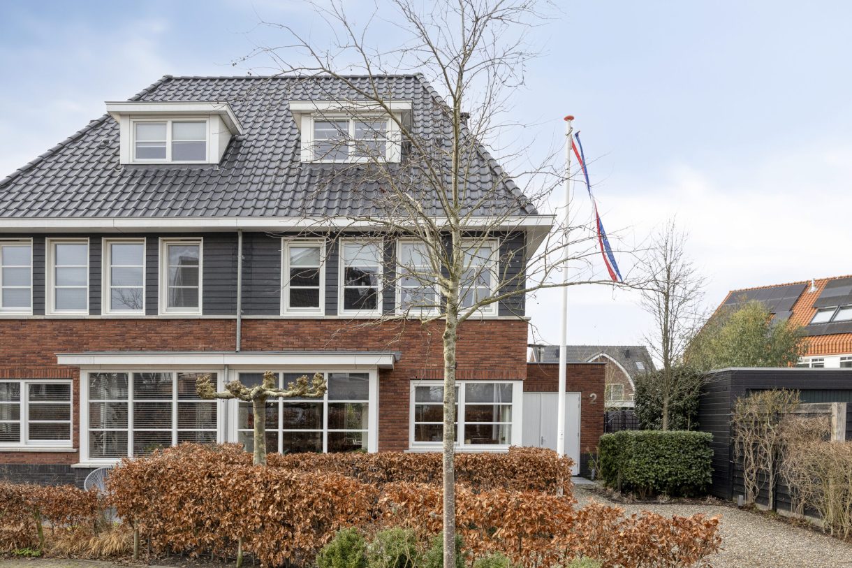 Te koop: Foto Woonhuis aan de Kartuizerslaan 2 in Alphen aan den Rijn