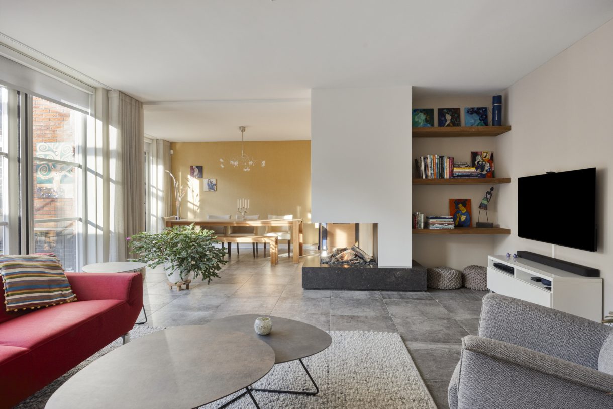 Te koop: Foto Woonhuis aan de Kartuizerslaan 2 in Alphen aan den Rijn