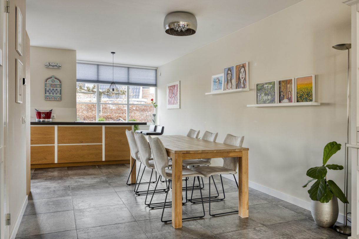 Te koop: Foto Woonhuis aan de Kartuizerslaan 2 in Alphen aan den Rijn