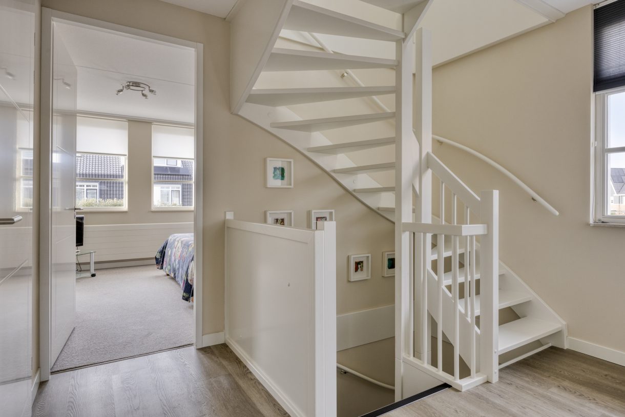 Te koop: Foto Woonhuis aan de Kartuizerslaan 2 in Alphen aan den Rijn