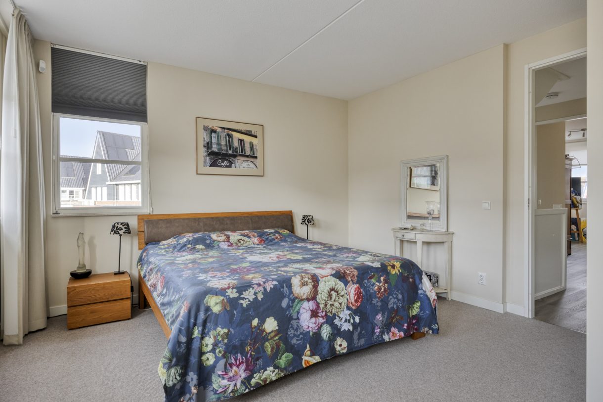 Te koop: Foto Woonhuis aan de Kartuizerslaan 2 in Alphen aan den Rijn