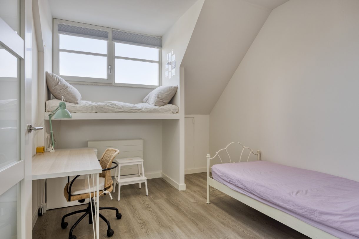 Te koop: Foto Woonhuis aan de Kartuizerslaan 2 in Alphen aan den Rijn