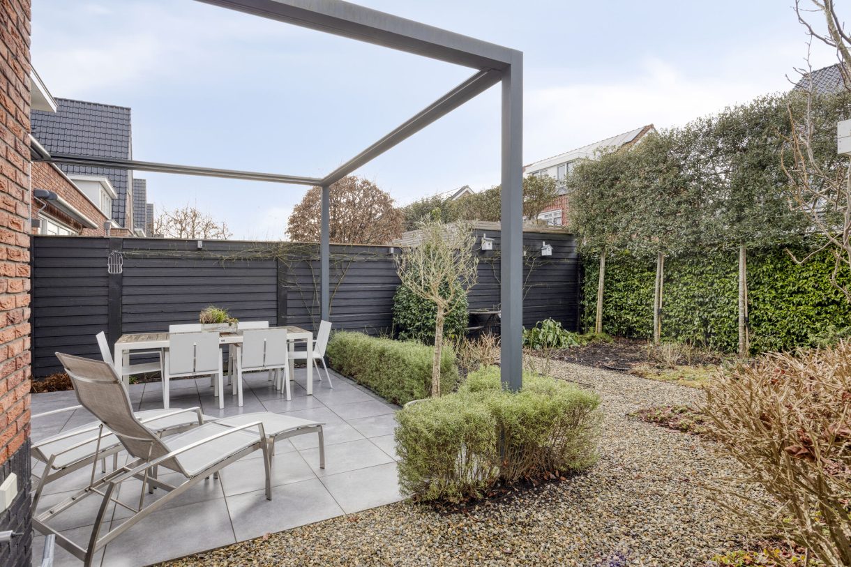 Te koop: Foto Woonhuis aan de Kartuizerslaan 2 in Alphen aan den Rijn