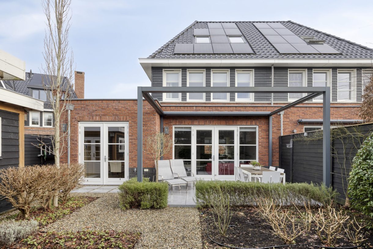 Te koop: Foto Woonhuis aan de Kartuizerslaan 2 in Alphen aan den Rijn