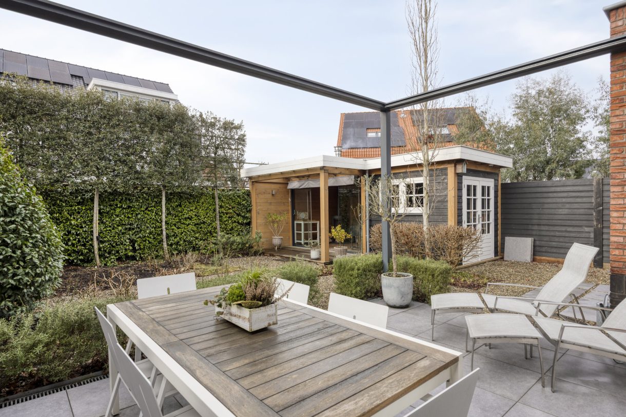 Te koop: Foto Woonhuis aan de Kartuizerslaan 2 in Alphen aan den Rijn