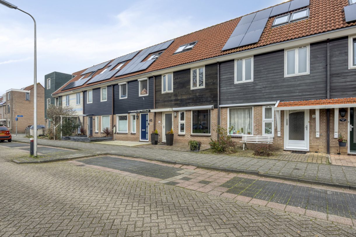 Te koop: Foto Woonhuis aan de Aletta Jacobsstraat 43 in Alphen aan den Rijn