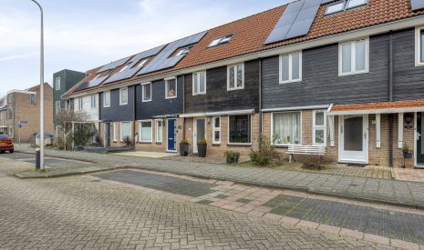 Te koop: Foto Woonhuis aan de Aletta Jacobsstraat 43 in Alphen aan den Rijn