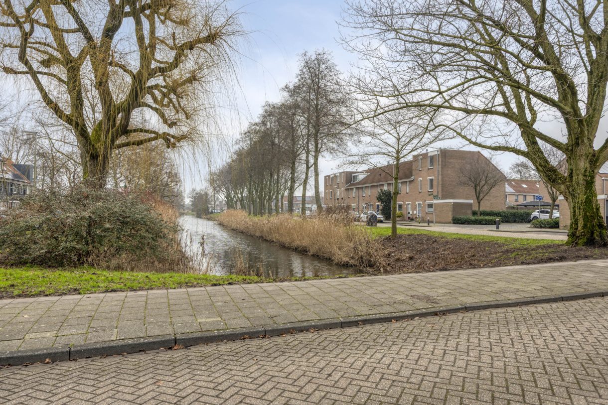 Te koop: Foto Woonhuis aan de Aletta Jacobsstraat 43 in Alphen aan den Rijn
